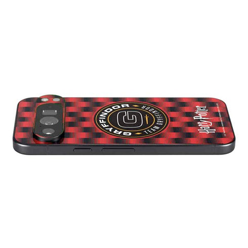 Wizarding Worlds Harry Potter Team Gryffindor Pixel 9 Pro XL Skin